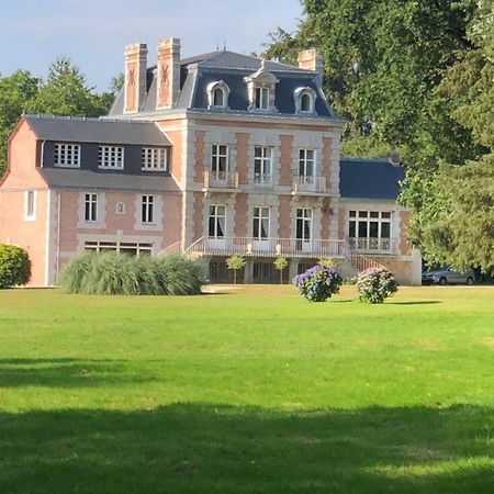 Chateau De La Chasse Beauvais Romagne  Exteriör bild