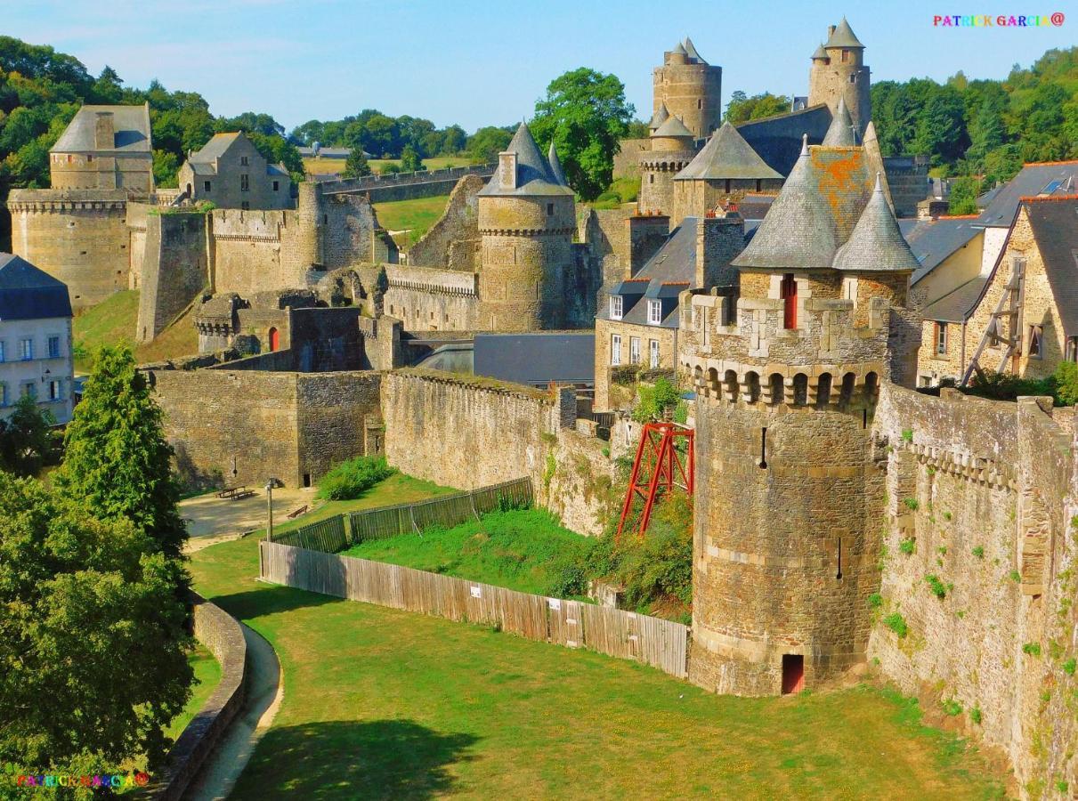 Chateau De La Chasse Beauvais Romagne  Exteriör bild